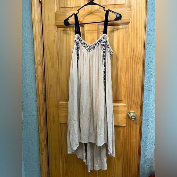 Staring at stars brand size M embroidered dress - Picture 1 of 8